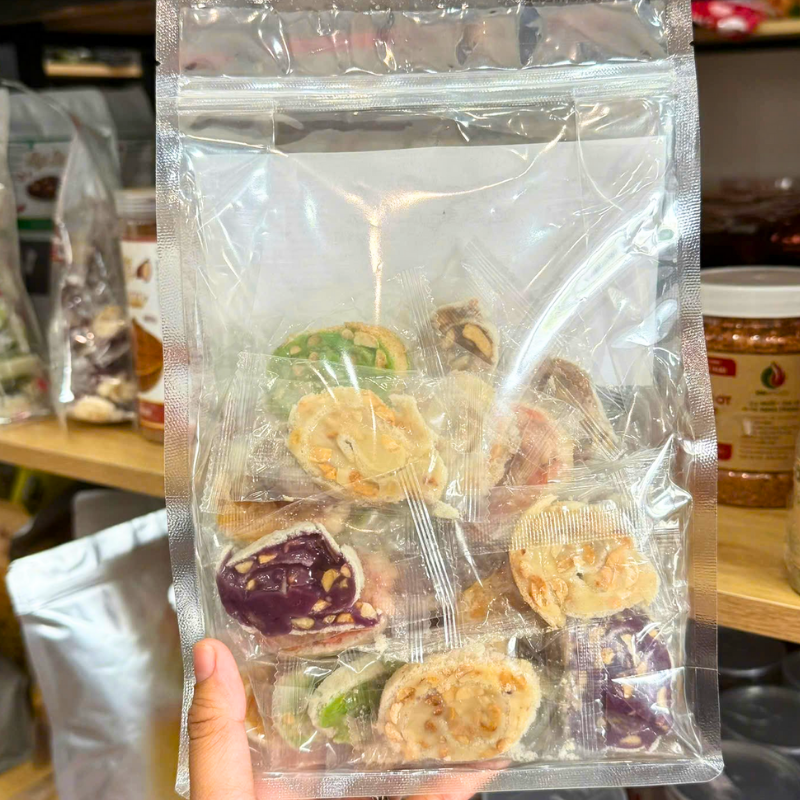 Giá sỉ kẹo Dừa Cuộn Bánh Tráng Mix 7 Vị Thơm Ngon - Túi Zip 500g Giá sỉ kẹo Dừa Cuộn Bánh Tráng Mix 7 Vị Thơm Ngon - Túi Zip 500g