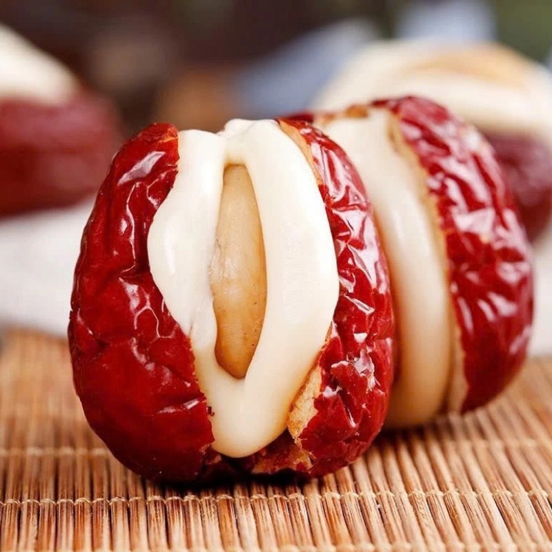 25878_z6129056918245-f74daf902caf0b9985bd8e91484c879d-photoroom-10_20241214162435-2.jpg Táo Đỏ Kẹp Hạt Điều Túi Zip 300g - TDKHDTZ300