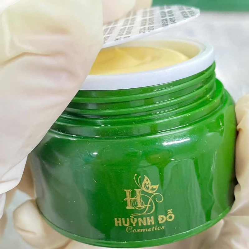 25900_combo-kem-nach-huynh-do-phu-photoroom-5_20241224115343-2.png Kem Dưỡng Trắng Nách Huỳnh Đỗ Cosmetics 20g - Tặng 1 Chai Xịt Khử Mùi Hôi 30ml - KDTNHD