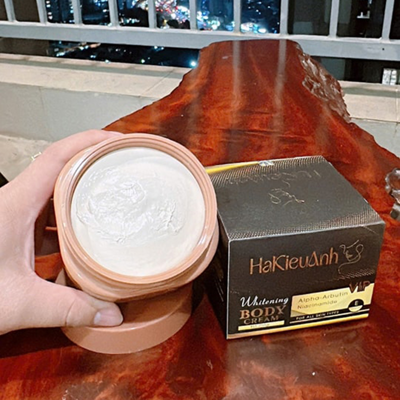 Bỏ sỉ kem Body Trắng Da VIP Hà Kiều Anh Whitening Body Cream 250g Bỏ sỉ kem Body Trắng Da VIP Hà Kiều Anh Whitening Body Cream 250g