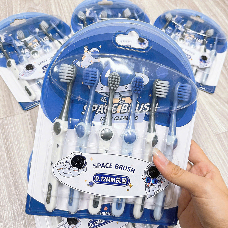 25927_z6219148436990-9ced52113f6499ed8010cb7a285b5162_20250124174140-1.jpg Set 6 Bàn Chải Đánh Răng Cho Bé Phi Hành Gia - BCDRPHG