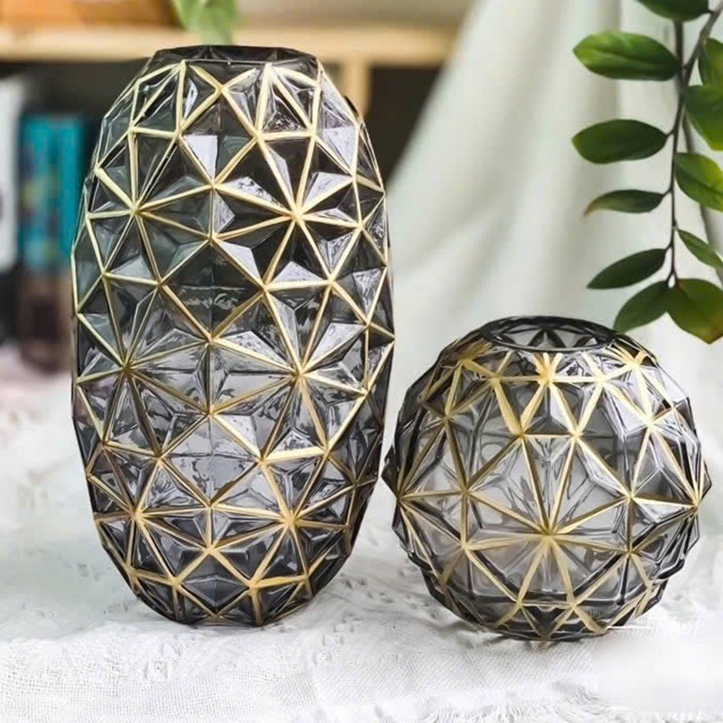 25953_z6219535820997-8ff59d994ef92d4022cfaf15f68bf07f_20250115163610-3.jpg Bình Hoa Thủy Tinh - Lọ Hoa Viền Vàng Sang Trọng 35x8cm - LHTT02