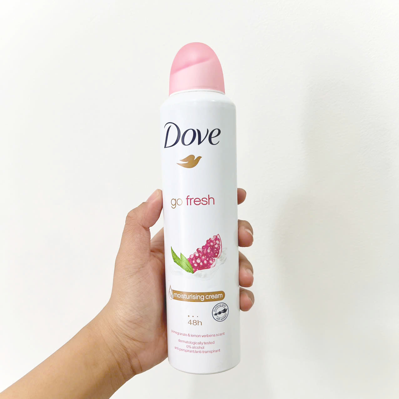 Xịt Khử Mùi Dove Hương Lựu Đỏ 250ml - Hương Thơm Ngọt Ngào Dịu Nhẹ Xịt Khử Mùi Dove Hương Lựu Đỏ 250ml - Hương Thơm Ngọt Ngào Dịu Nhẹ