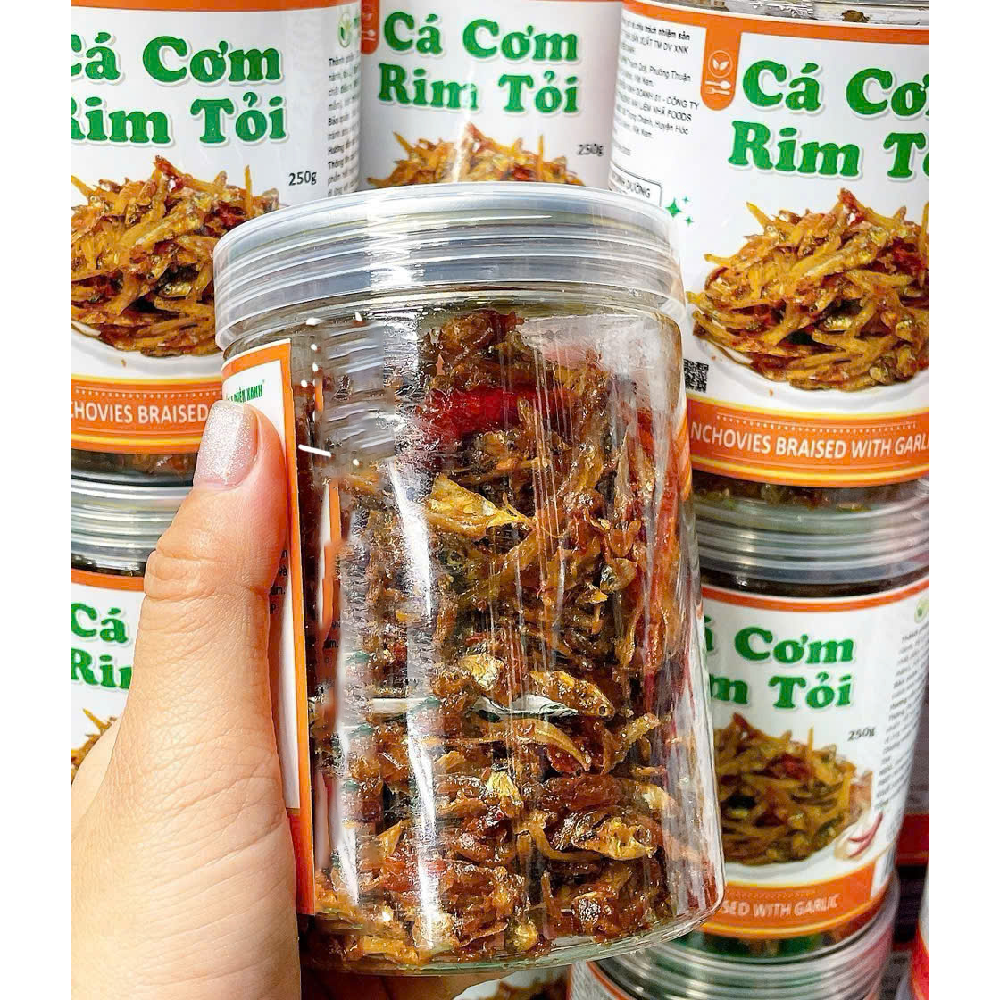 26229_z7198038457293-ba3e91cafda0ca3433ab136f41f40dde_20251110173910.png Cá Cơm Rim Tỏi Thơm Ngon 250g Hộp - CCRT250G