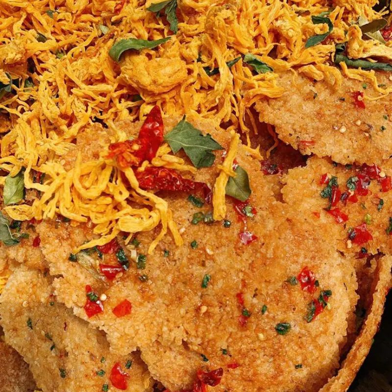 26377_6_20250510121206-2.png Cơm Cháy Khô Gà Thơm Ngon Hộp 500g - CCKGH500G