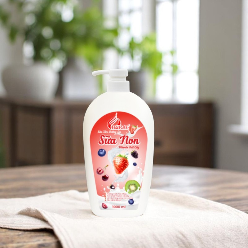 26385_6_20250510174237-2.png Sữa Tắm Charme Sữa Non Vitamin Trái Cây Hỗ Trợ Cấp Ẩm Dưỡng Sáng Da 1000ml - 8936194699053