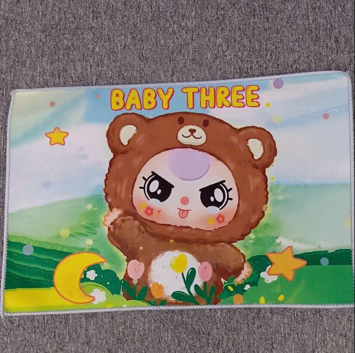 26408_z6650469751613-06034097c2dba28e84a1cbbed6fc34e3_20250529120528-2.jpg Thảm Lau Chân Chữ Nhật BabyThree 40x60cm - TCCNBT