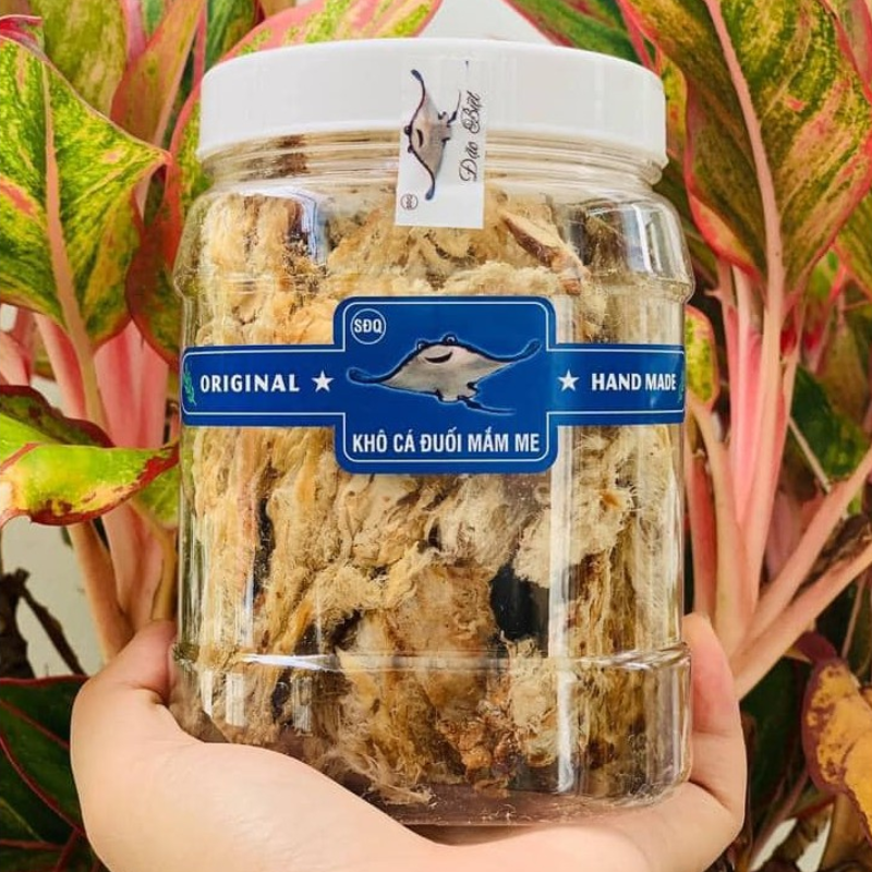 Khô Cá Đuối Chấm Mắm Me Thơm Ngon Hộp 250g Khô Cá Đuối Chấm Mắm Me Thơm Ngon Hộp 250g