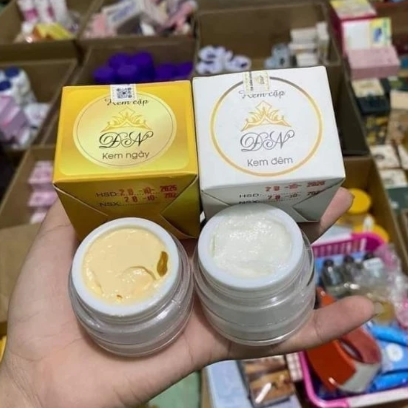 Bỏ sỉ combo Kem Face Đn Ngày Đêm Mini 10g Bỏ sỉ combo Kem Face Đn Ngày Đêm Mini 10g