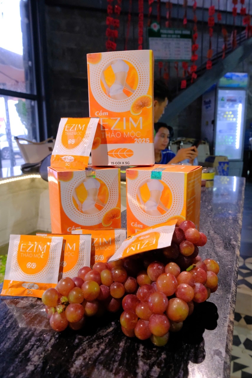 26653_527503266-688409367540450-6312478286759055878-n_20250831172357-1.jpg Cốm Ezim Thảo Mộc Hộp 15 gói - 8936230180057