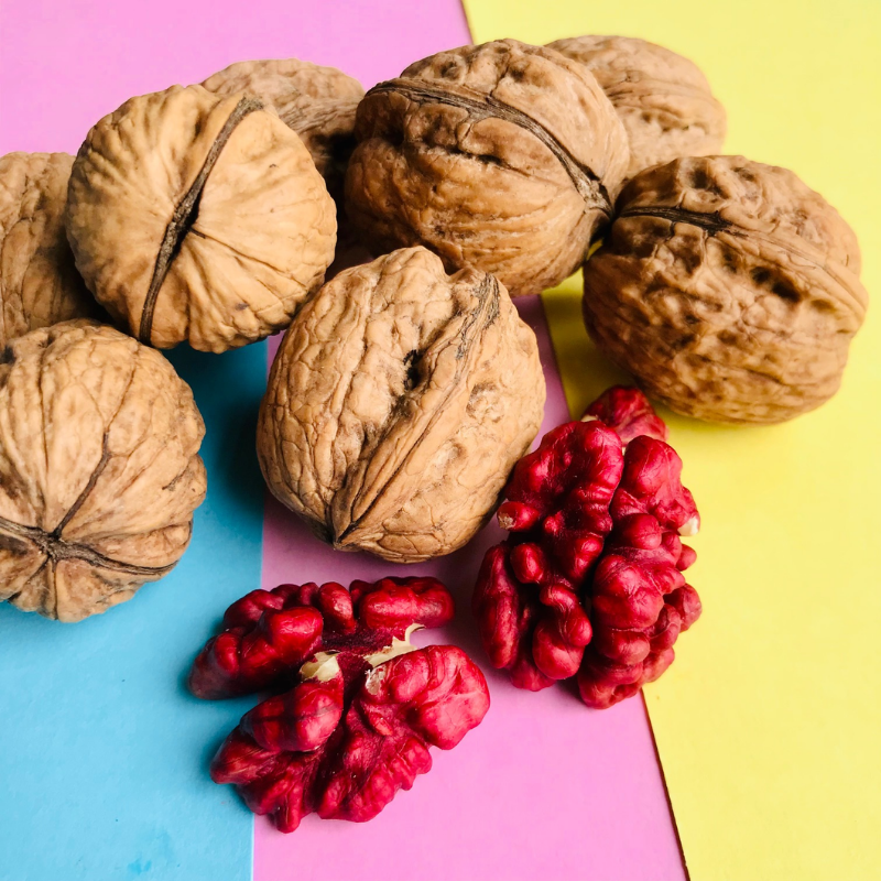 26971_166_20251106102919.png Quả Óc Chó Ruột Đỏ Tách Vỏ 230g - Hộp Tròn Nhỏ Hộp Quà Tết 2026 - QOCTVHTN230G