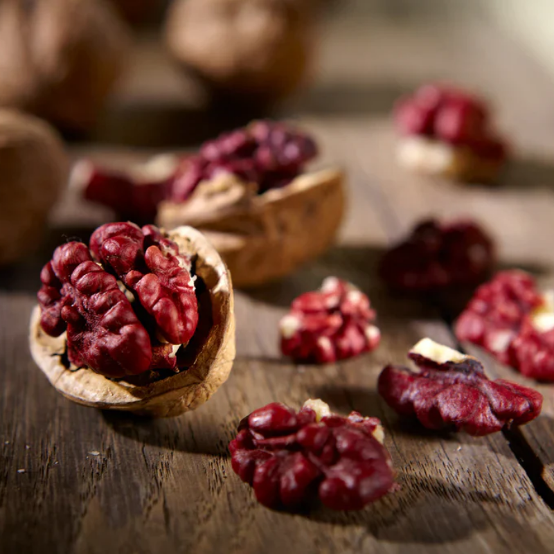 26971_170_20251106102922.png Quả Óc Chó Ruột Đỏ Tách Vỏ 230g - Hộp Tròn Nhỏ Hộp Quà Tết 2026 - QOCTVHTN230G