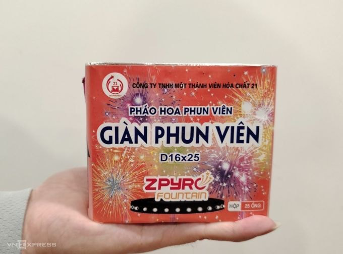 27368_phao-hoa-tang-gia-1_20251120011555.png Pháo Hoa Z121 Giàn Phun Viên Loại 25 Ống - Hộp Cam - Mẫu Chào Xuân 2026 - GINPHUNVIN