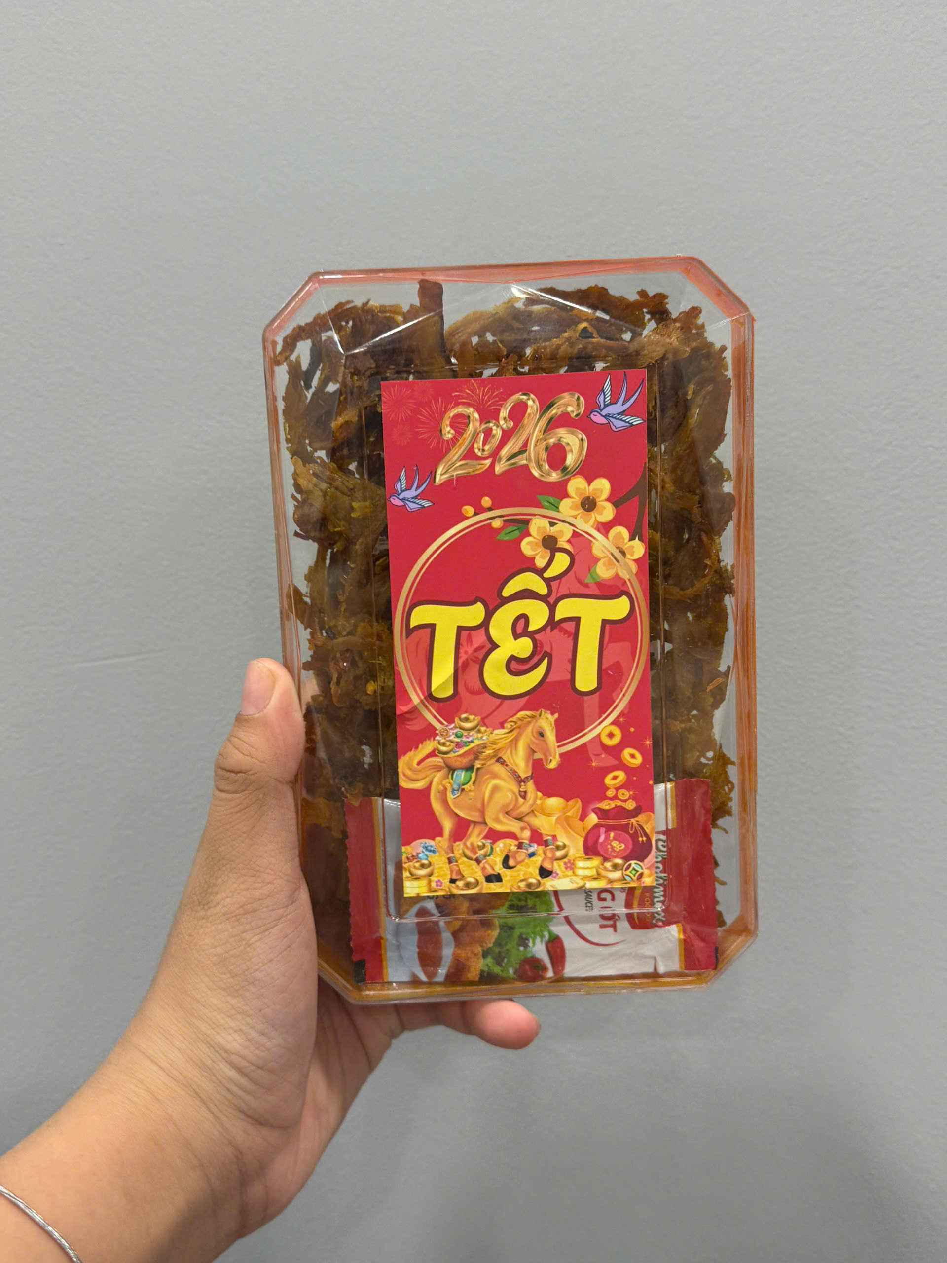 Phân phối mực Xé Tẩm Vị 150g - Hộp Chữ Nhật Nhỏ Hộp Quà Tết Phân phối mực Xé Tẩm Vị 150g - Hộp Chữ Nhật Nhỏ Hộp Quà Tết