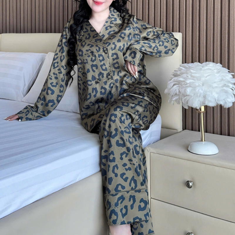 Chuyên sỉ đồ Bộ Ngủ Nữ - Đồ Bộ Dài Họa Tiết Đơn Giản Mẫu 6 Nút Mặc Mát Thoải Mái 40–60kg Chuyên sỉ đồ Bộ Ngủ Nữ - Đồ Bộ Dài Họa Tiết Đơn Giản Mẫu 6 Nút Mặc Mát Thoải Mái 40–60kg