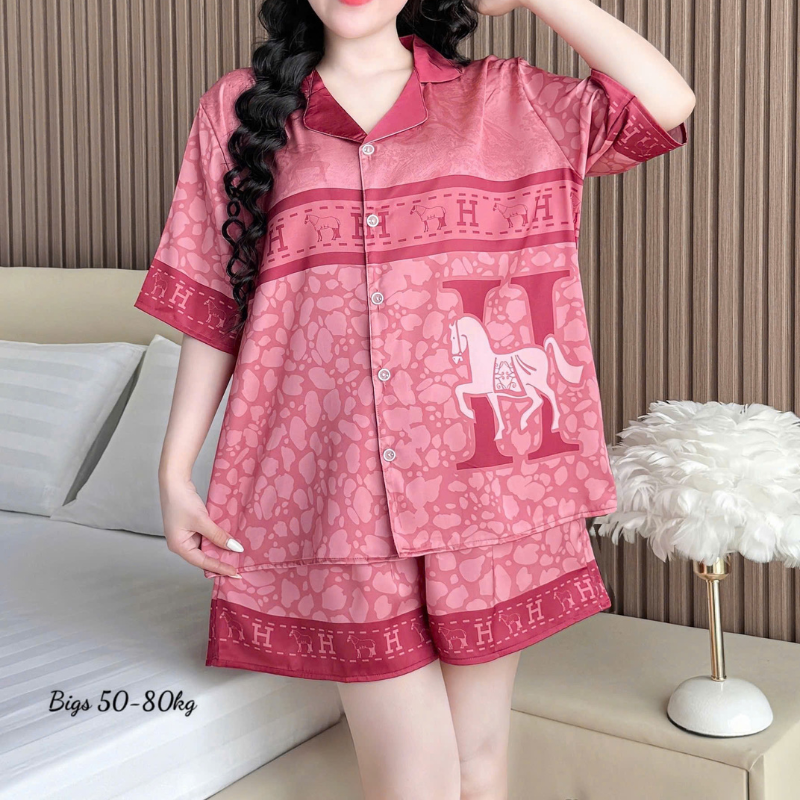 27671_88_20251216112335.png Đồ Bộ Ngủ Nữ Họa Tiết Sang Trọng Mặc Mát Thoải Mái Size Lớn 50–80kg - DBO5205