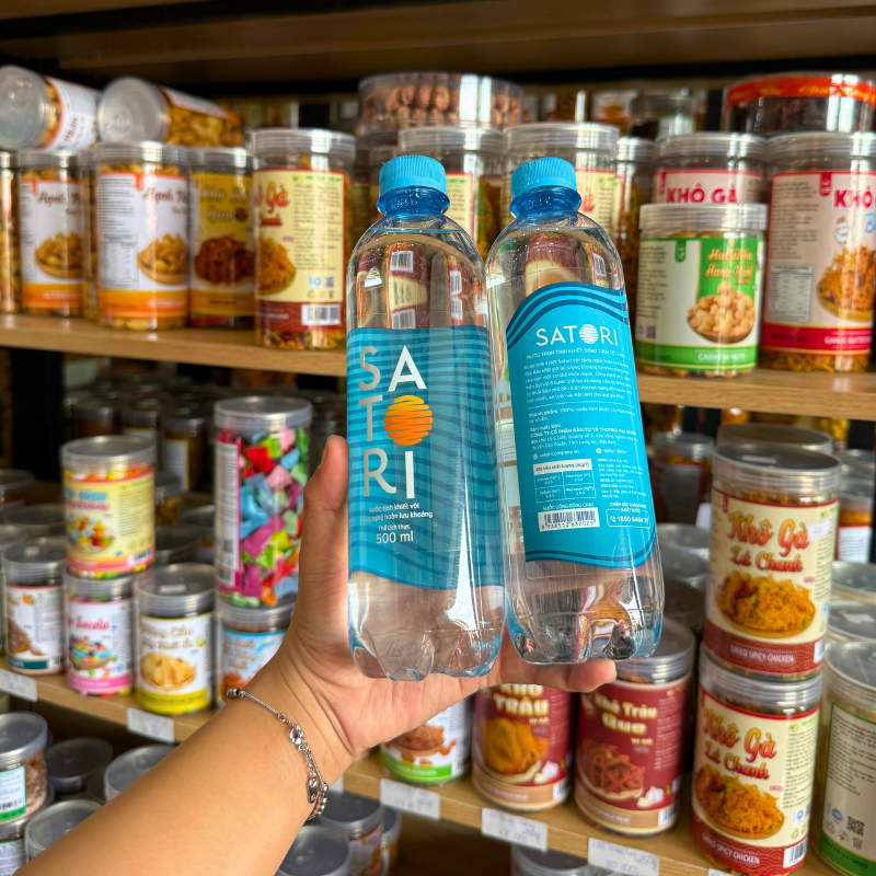 Nguồn sỉ set 6 Chai Nước Suối Satori (500ml/ Chai ) Nguồn sỉ set 6 Chai Nước Suối Satori (500ml/ Chai )
