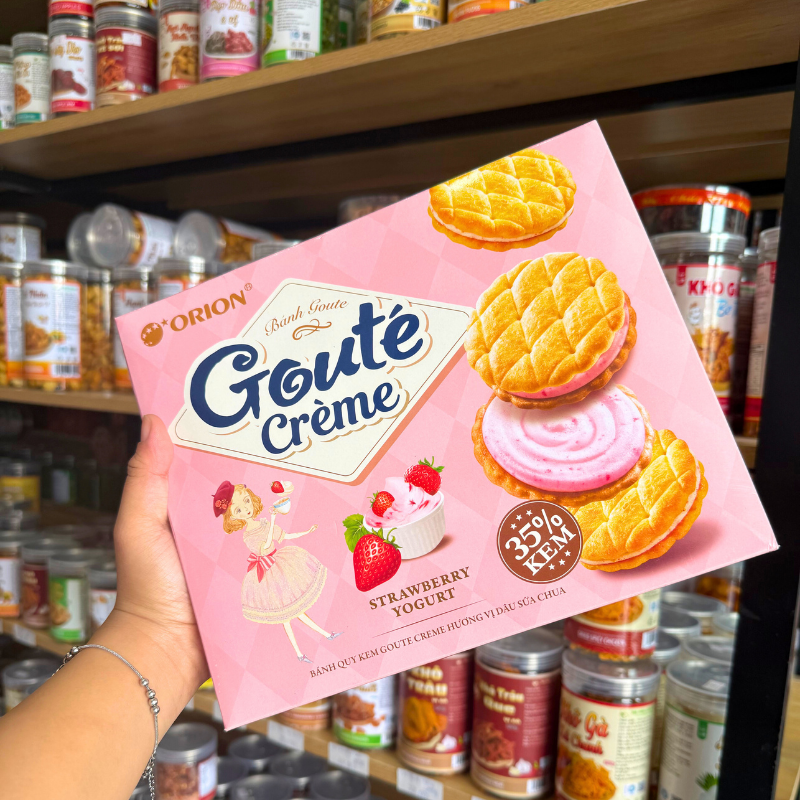 Bánh Quy Kem GOUTE CREME Vị Dâu Sữa Chua 320g Bánh Quy Kem GOUTE CREME Vị Dâu Sữa Chua 320g
