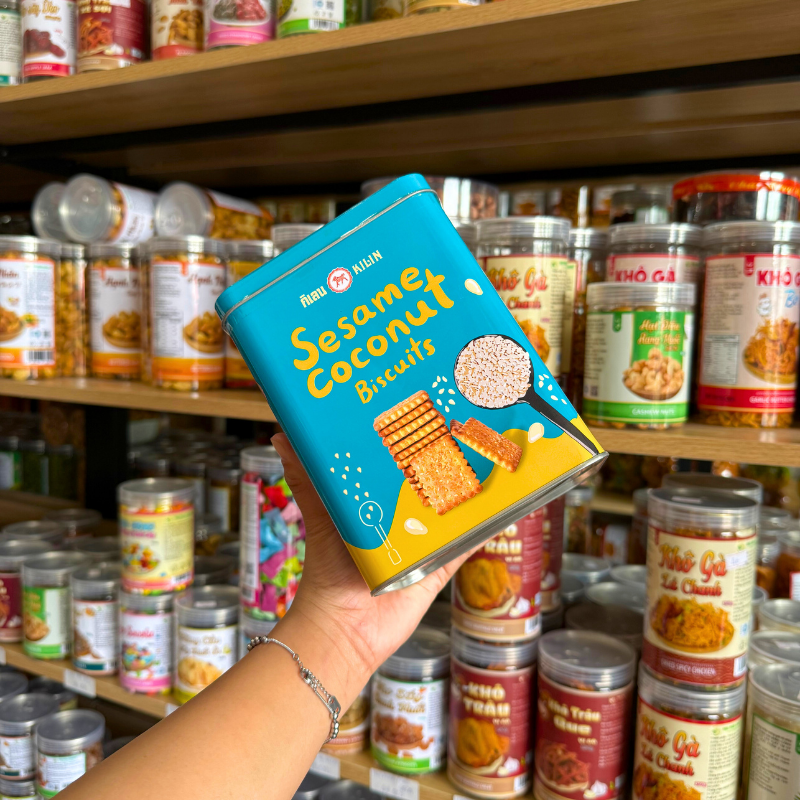 Nguồn sỉ bánh Quy Gạo Sữa Hộp Thiếc KILIN Thái Lan 400g - Hộp Xanh Dương Vàng Nguồn sỉ bánh Quy Gạo Sữa Hộp Thiếc KILIN Thái Lan 400g - Hộp Xanh Dương Vàng