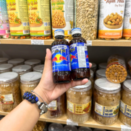 Nước Tăng Lực Bò Húc REDBULL Chai Nắp Xanh (1lốc*10 chai) - 8850228000106