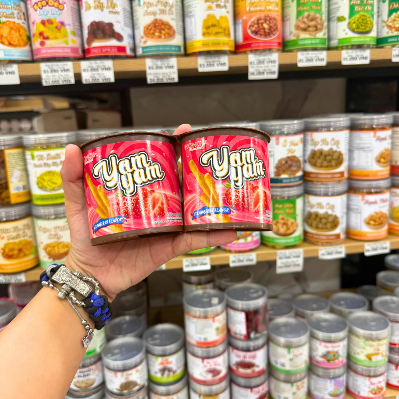 Combo 2 Hộp Bánh Que Chấm Sốt Dâu Tây - Bánh Yam Yam Dâu Tây Combo 2 Hộp Bánh Que Chấm Sốt Dâu Tây - Bánh Yam Yam Dâu Tây