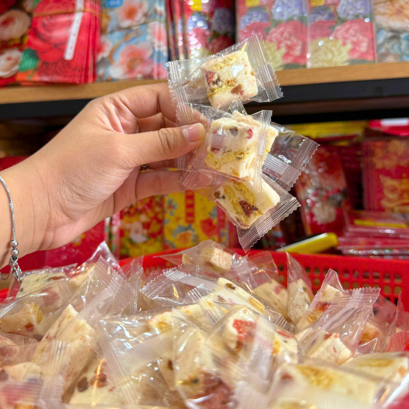Kẹo Sữa Chua Mix Trái Cây Và Hạt Ăn Kiêng - Kẹo Nougat Dâu Tây 100g Kẹo Sữa Chua Mix Trái Cây Và Hạt Ăn Kiêng - Kẹo Nougat Dâu Tây 100g