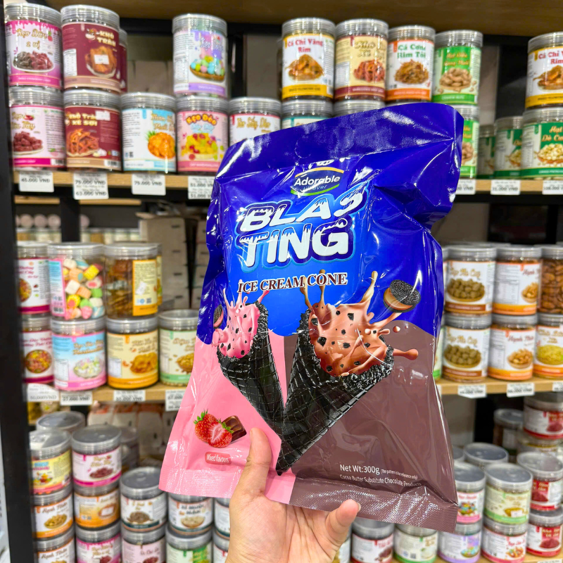 Bỏ sỉ bánh Ốc Quế Kem Mix 2 Vị Dâu Socola Adorable 300g Bỏ sỉ bánh Ốc Quế Kem Mix 2 Vị Dâu Socola Adorable 300g