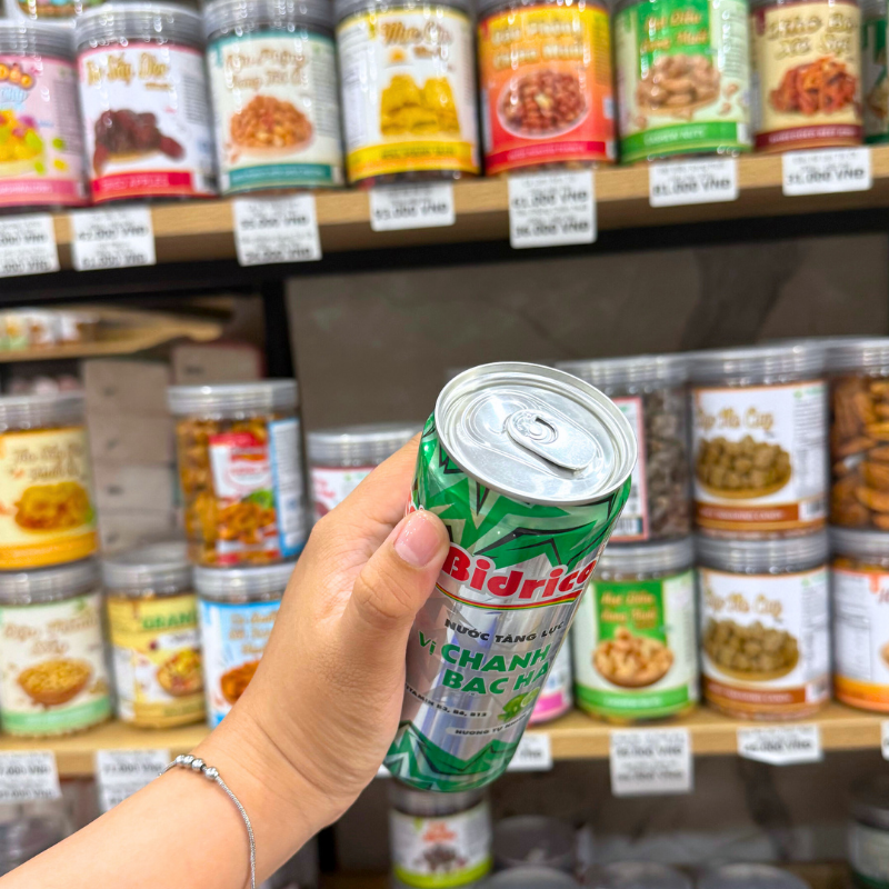 Bỏ sỉ 1 Lon Nước Tăng Lực Bidrico Vị Chanh Bạc Hà - Nước Ngọt Bidrico Chanh Bạc Hà (325ml/Lon) Bỏ sỉ 1 Lon Nước Tăng Lực Bidrico Vị Chanh Bạc Hà - Nước Ngọt Bidrico Chanh Bạc Hà (325ml/Lon)