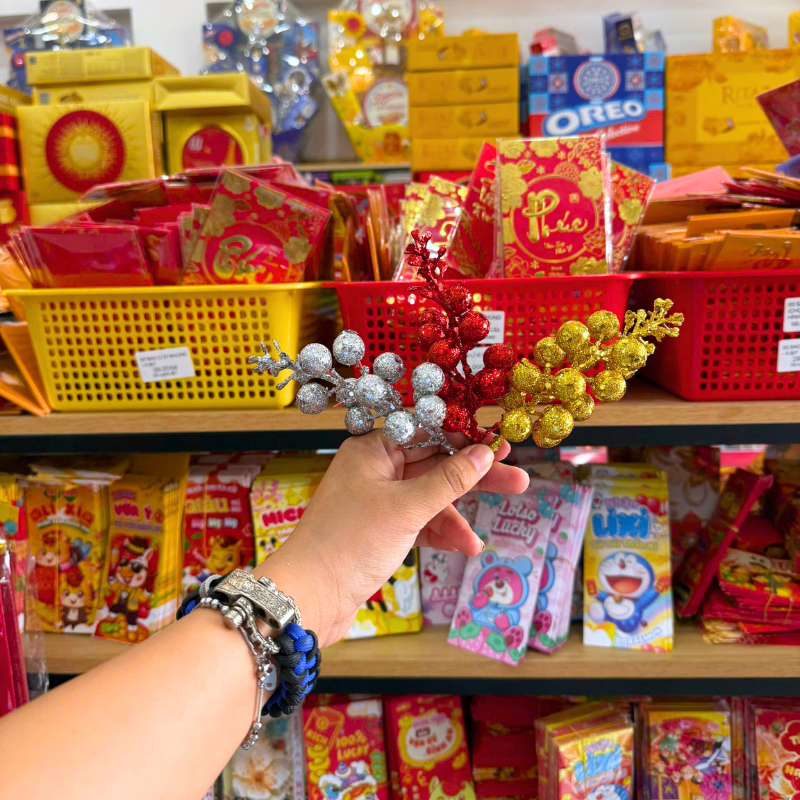 Phân phối set 2 Nhánh Kim Tuyến Nhỏ Trang Trí Tết Phân phối set 2 Nhánh Kim Tuyến Nhỏ Trang Trí Tết