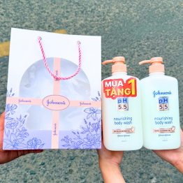 Set Quà Tặng Combo 2 Sữa Tắm Johnson's PH 5.5 Chiết Xuất Hạnh Nhân - SETJOHNSONS