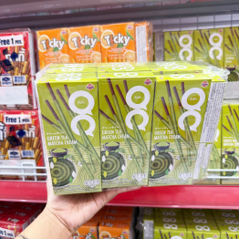 Bánh Que Đũa Phủ Trà Xanh Ticky Uni Firms Lốc 13 Hộp - Màu Xanh Lá - 8858694633002