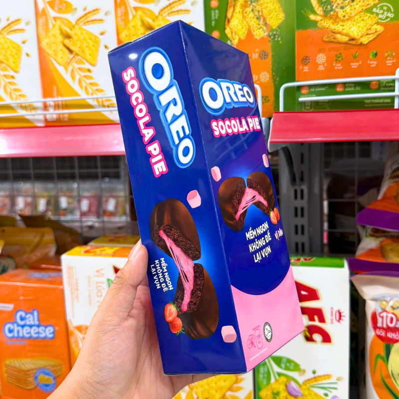 Chuyên sỉ bánh OREO Socola Pie Vị Dâu Mềm Ngon Không Để Lại Vụn 168g Chuyên sỉ bánh OREO Socola Pie Vị Dâu Mềm Ngon Không Để Lại Vụn 168g