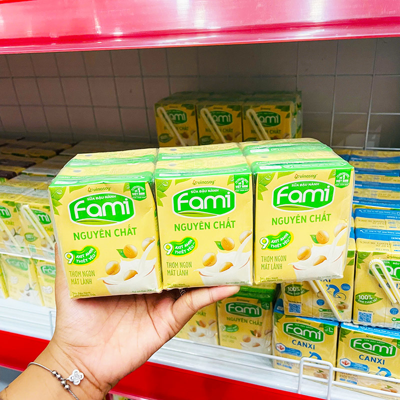 Chuyên sỉ sữa Đậu Nành FAMI Nguyên Chất Lốc 6 Hộp (200ml/Hộp) Chuyên sỉ sữa Đậu Nành FAMI Nguyên Chất Lốc 6 Hộp (200ml/Hộp)
