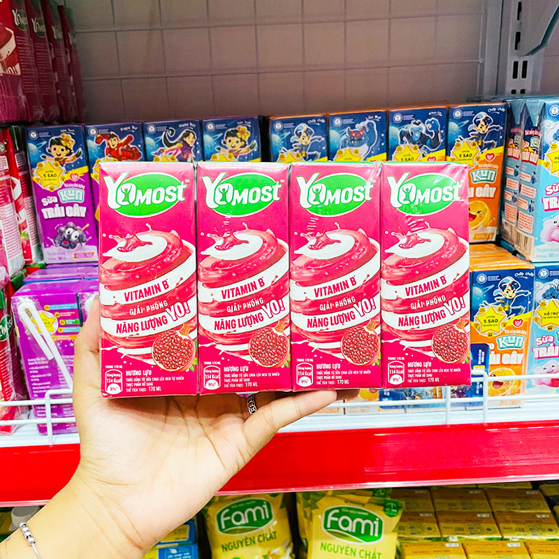 Bỏ sỉ sữa Chua Uống Yomost Vị Lựu Lốc 4 Hộp (170ml/Hộp) Bỏ sỉ sữa Chua Uống Yomost Vị Lựu Lốc 4 Hộp (170ml/Hộp)