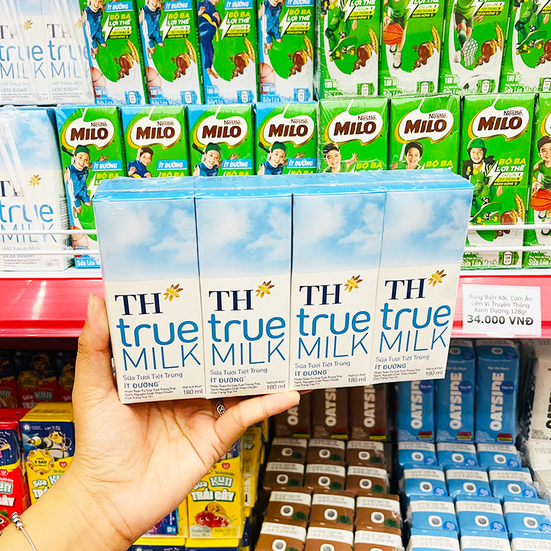 Giá sỉ sữa Tươi Tiệt Trùng Ít Đường TH True Milk Lốc 4 Hộp Lớn (180ml/Hộp) Giá sỉ sữa Tươi Tiệt Trùng Ít Đường TH True Milk Lốc 4 Hộp Lớn (180ml/Hộp)