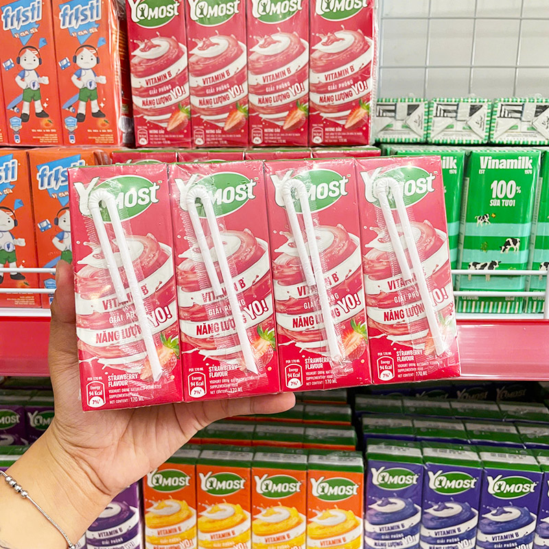 Sữa Chua Uống Yomost Vị Dâu Lốc 4 Hộp (170ml/Hộp) Sữa Chua Uống Yomost Vị Dâu Lốc 4 Hộp (170ml/Hộp)