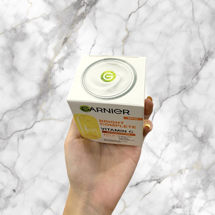 Kem dưỡng serum làm sáng da Garnier Bright Complete Vitamin C SPF30 50ml