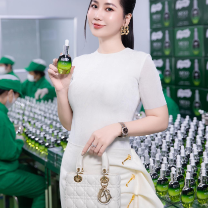 Serum Căn Bóng Collagen Essence Lục Tảo Soo Young