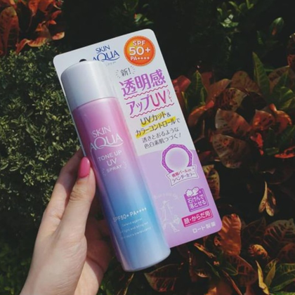 Xịt Chống Nắng Skin Aqua Tone Up UV Spray SPF50+ PA++++ 70g