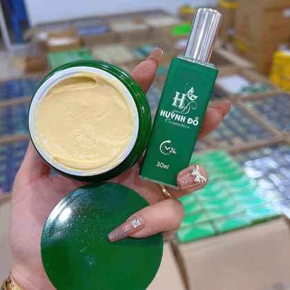 Kem thâm nách tặng kèm xịt khử mùi