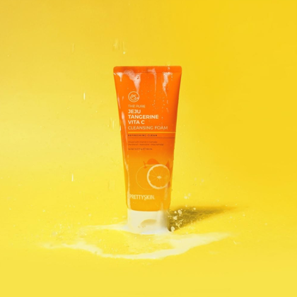 Sữa rửa mặt Pretty Skin The Pure Jeju Tangerine Vita C Cleansing Foam 150ml là sản phẩm làm sạch da đến từ thươn hiệu nổi tiếng Pretty Skin