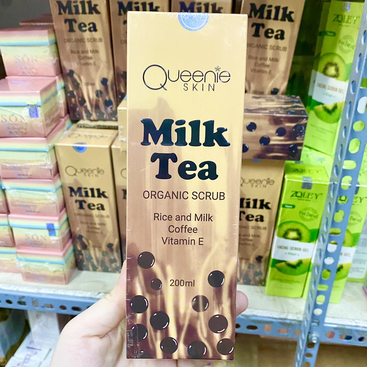Tẩy tế bào chết Milk Tea Organic Scrub Queenie Skin chính hãng Tẩy tế bào chết Milk Tea Organic Scrub Queenie Skin chính hãng