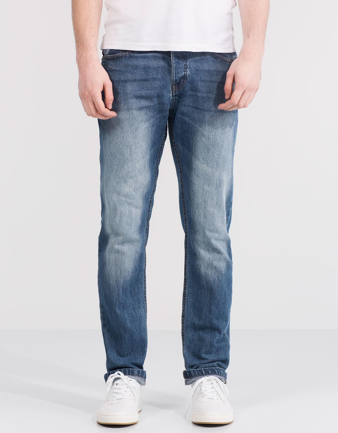 Quần jeans nam ống rộng mang hơi hướng cổ điển