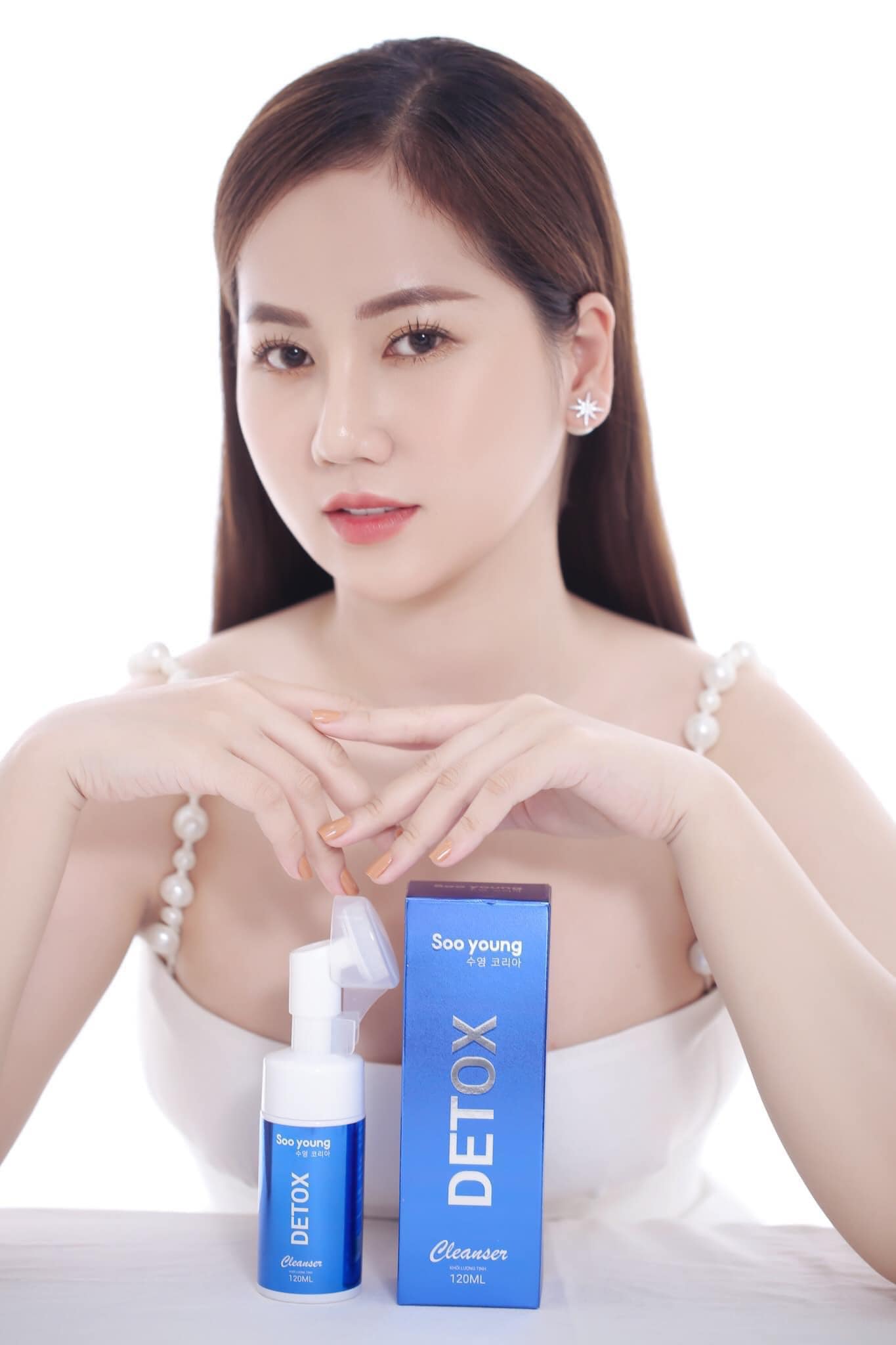 Sữa rửa mặt Detox Cleanser Soo Young có gì hot?