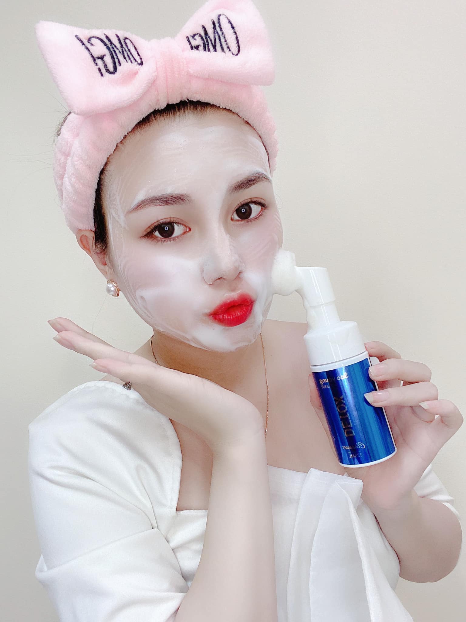 Sữa rửa mặt Detox Cleanser Soo Young có gì hot?