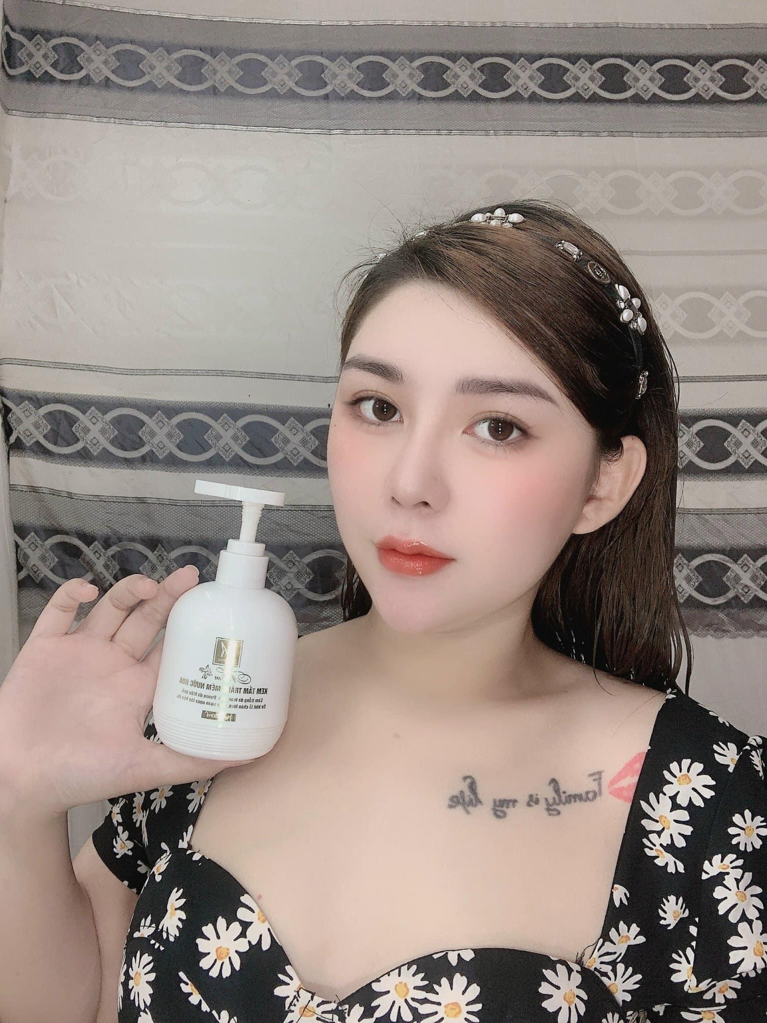 Kem tắm trắng mềm nước hoa như này mà mấy bà ko mê nữa thì thôi em chịu thua luôn nha