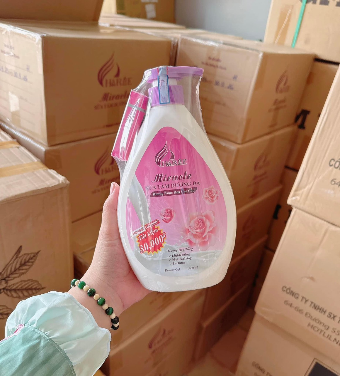 Sữa tắm Charme 1000ml sẵn hàng em về đủ màu nha khách