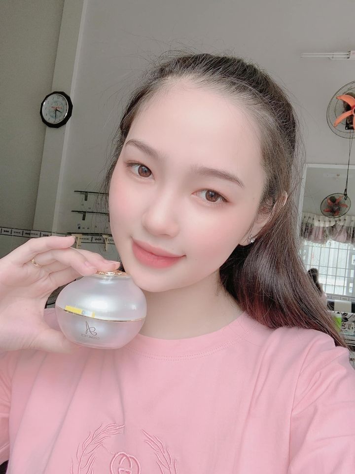 Chất Kem Face Pháp là kem nén nhưng là NÉN MỀM